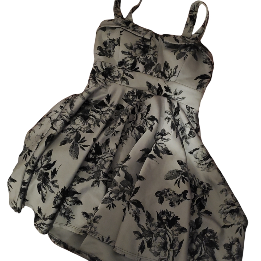 EUC Ixia Floral Damask Sweetheart Dress